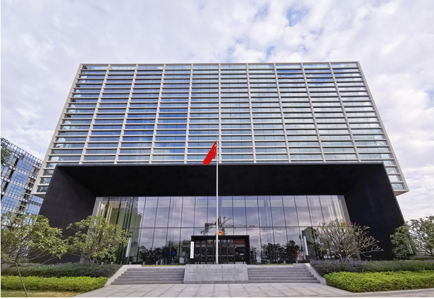 前海合作區將深化內地與港澳律師事務所合伙聯營機制改革。目前全國11家粵港澳聯營律所，有7家在前海。截至2021年9月，前海法院受理涉港案件8392件，數量居全國第一。