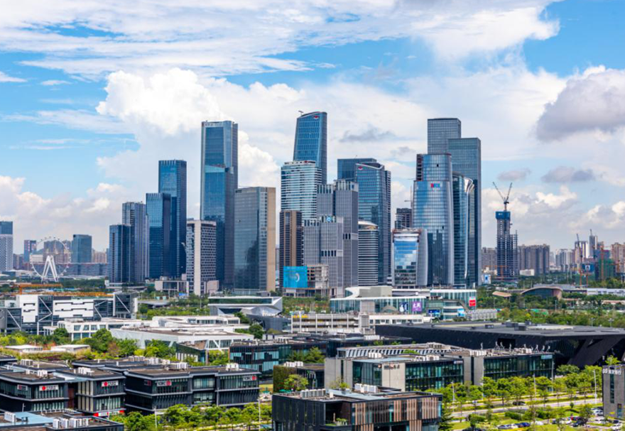 前海落實“雙15%”稅收優惠政策，充分發揮政策和市場的雙重優勢，一批港資合資金融、現代物流、信息服務、科技服務及專業服務企業快速集聚。