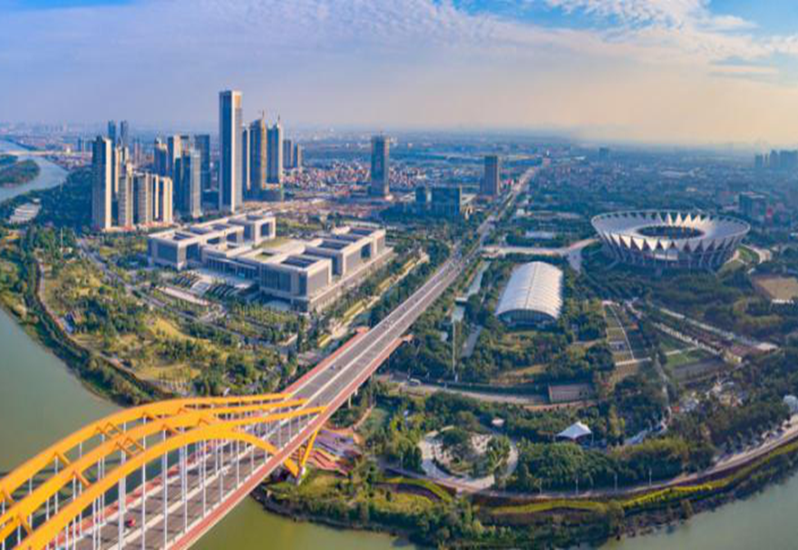 未來，三龍灣將全面建成粵港澳大灣區(qū)重要發(fā)展平臺和珠江西岸創(chuàng)新極核。創(chuàng)新資源要素高度集聚，形成具有國際競爭力的現(xiàn)代產(chǎn)業(yè)體系，制造業(yè)競爭力和可持續(xù)發(fā)展能力達到世界制造強國水平。圖為三龍灣核心區(qū)域全景圖。