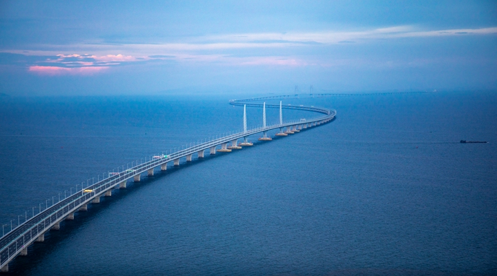 通關(guān)暢、人氣足！港珠澳大橋珠海公路口岸車流量連創(chuàng)新高