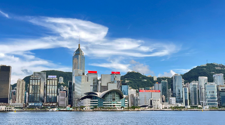 港澳繼續保持內地最大的境外投資來源地和境外投資目的地