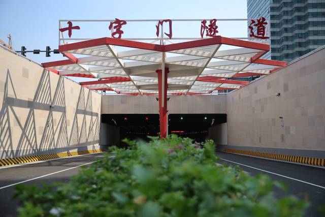 十字門隧道。南方+記者 關銘榮攝