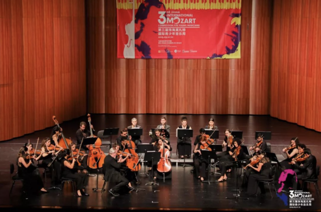 落成至今，珠海華發中演大劇院共舉辦高質量藝術演出800余場。