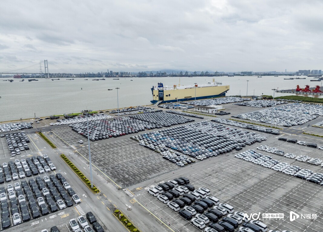 廣州港南沙港區汽車滾裝碼頭。