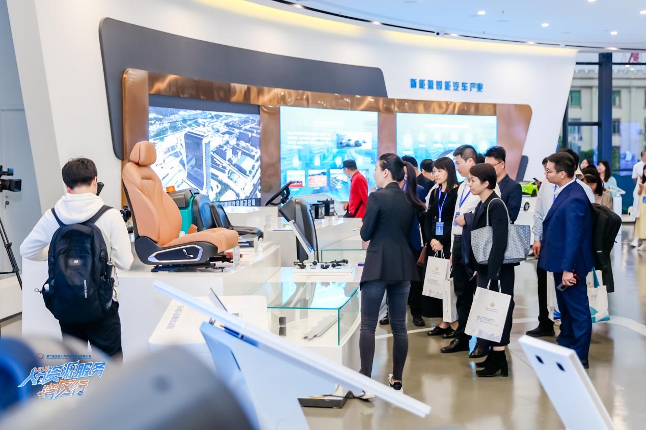 走進肇慶高新區創新創業科學園科技中心。