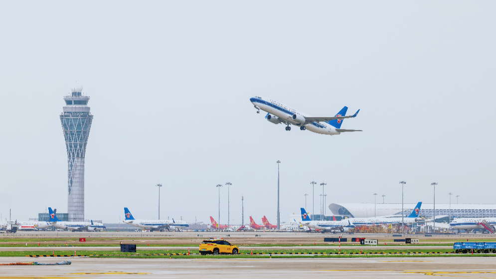 前三季度，粵港澳大灣區機場旅客吞吐量同比翻倍式增長