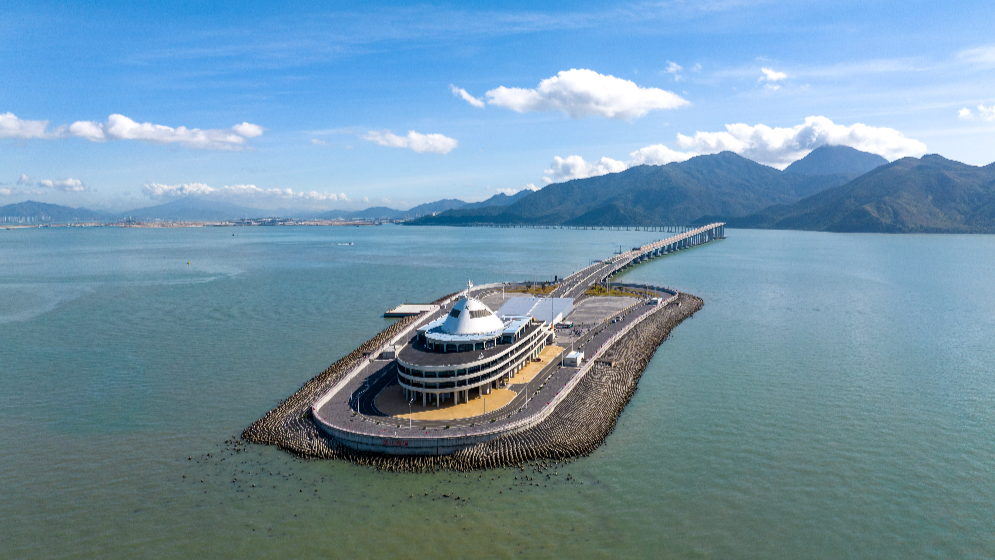 參觀游客超10萬(wàn)人！港珠澳大橋游持續(xù)火熱