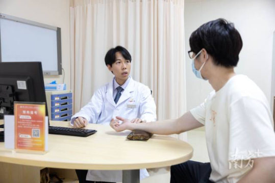 澳門中醫師梁偉衡：在橫琴跨境執業有更多可能，期待未來開診所