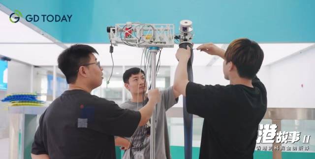 港科大（廣州）學生在校內做實驗