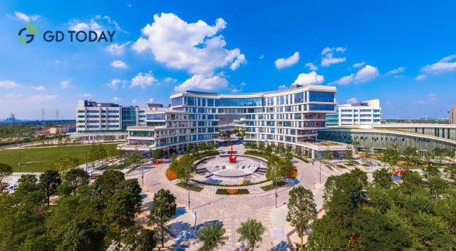 港科大（廣州）紅鳥廣場