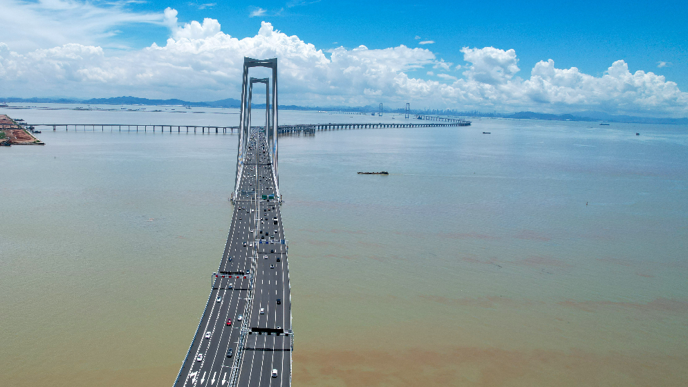 深中通道開通后首周總車流量超72萬車次 日均車流量超10萬車次