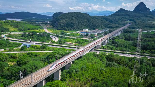 同比增72.4%！上半年廣深港高鐵累計發送跨境旅客758.7萬人次