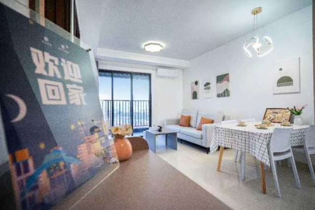 公寓按高標準拎包入駐配置，配齊電視、洗衣機、冰箱等家電，公寓還配備健身房、閱讀室等公共區域，為港澳青年提供休閑空間。