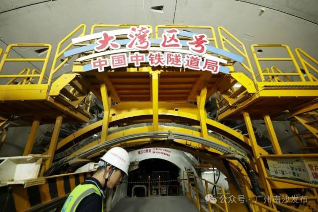 中鐵隧道局承建的2標段盾構法隧道長2930米。