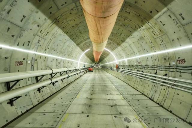 圖片攝于南沙萬頃沙鎮深江鐵路SJSG-2標項目工作井下88米處隧道