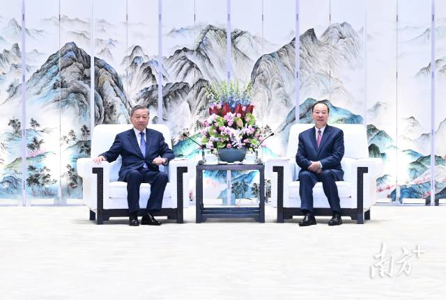 8月18日，省委書記黃坤明與來粵訪問的越共中央總書記、國家主席蘇林會見交流。南方+記者 王輝 攝