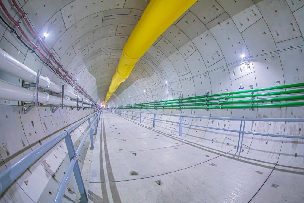 圖為珠江口隧道盾構(gòu)段內(nèi)部。（中鐵十四局供圖）