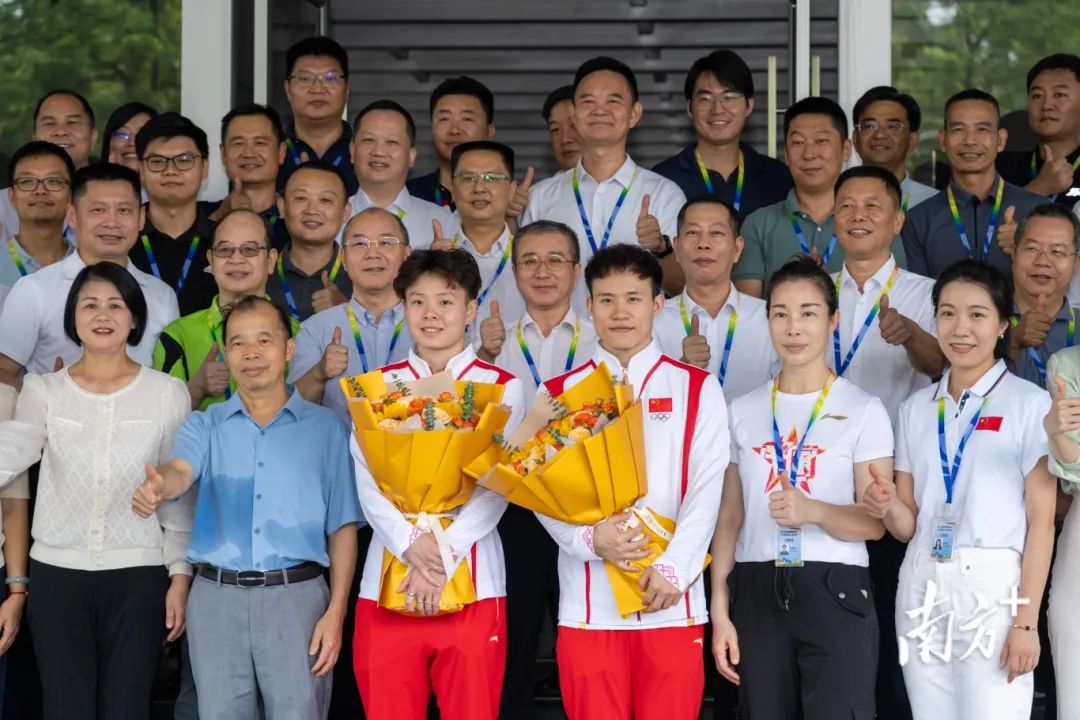 謝思埸和陳藝文現(xiàn)身十五運會廣東賽區(qū)執(zhí)委會 謝思埸和陳藝文現(xiàn)身十五運會廣東賽區(qū)執(zhí)委會