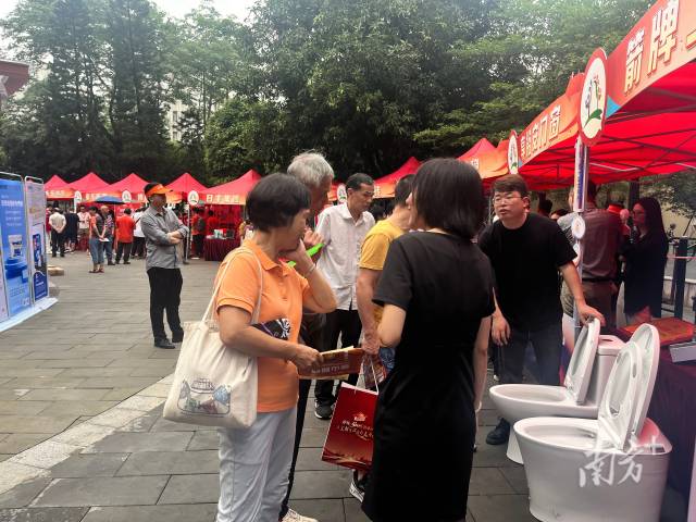 禪城舉辦“以舊換新”進(jìn)社區(qū)主題活動(dòng)，深受群眾歡迎。