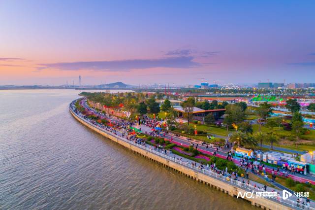 位于濱海灣新區的東莞黃金海岸，是市民熱衷打卡的一條親海生態岸線。