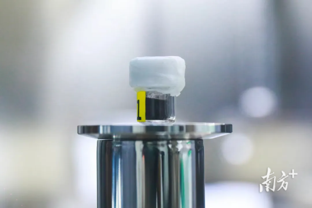  月球科研樣品（月壤）