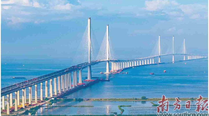 黃茅海跨海通道項(xiàng)目普通瀝青鋪裝已基本完成