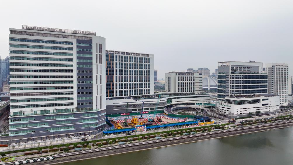 這是離島醫療綜合體北京協和醫院澳門醫學中心（2023年12月18日攝，無人機照片）。新華社發（梁建華攝）