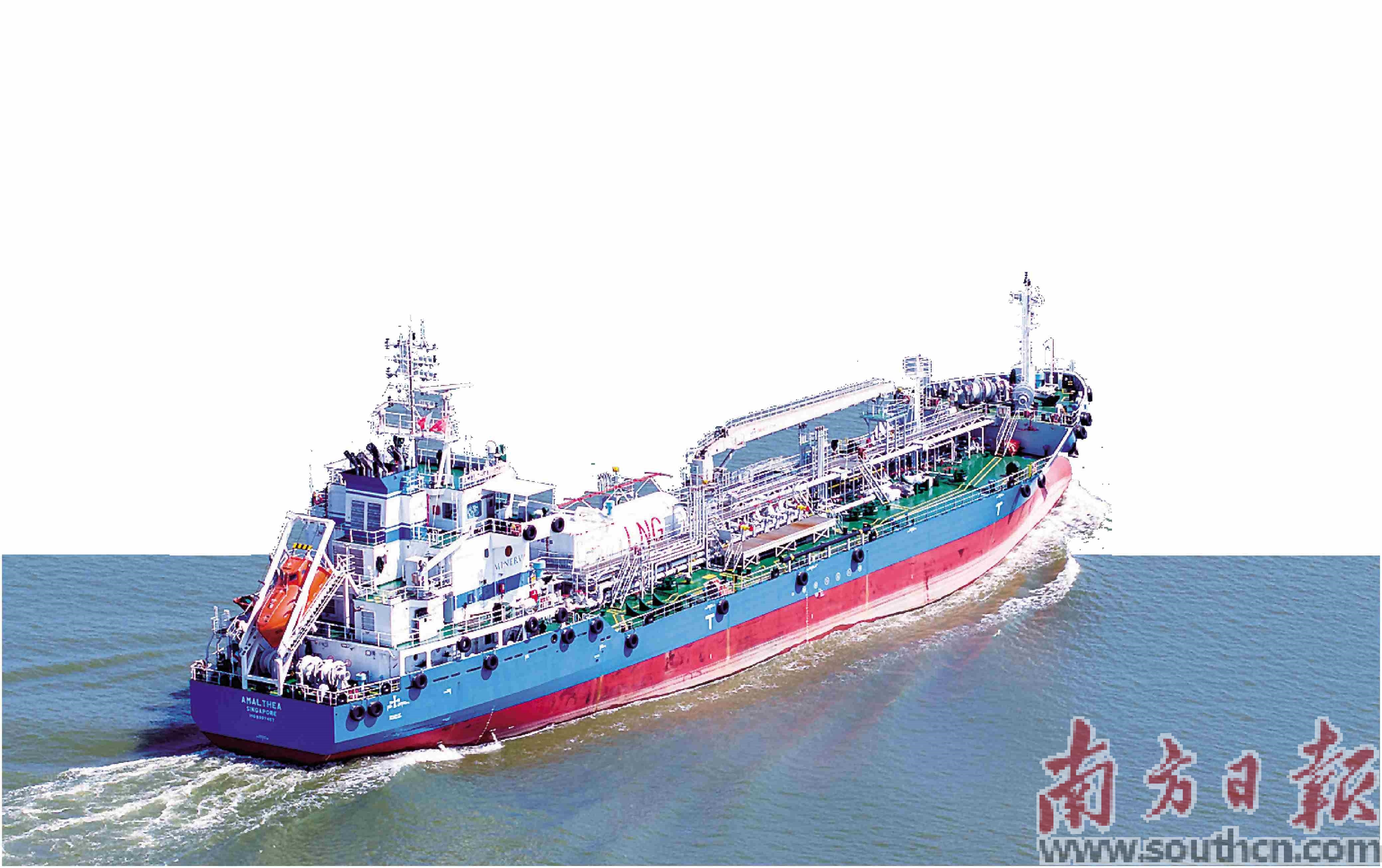 江門航通設計建造的新型綠色低碳雙燃料加油船AMALTHEA輪。江門航通供圖