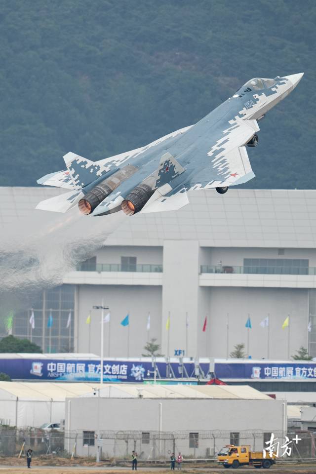 南方+ 張梓望 拍攝