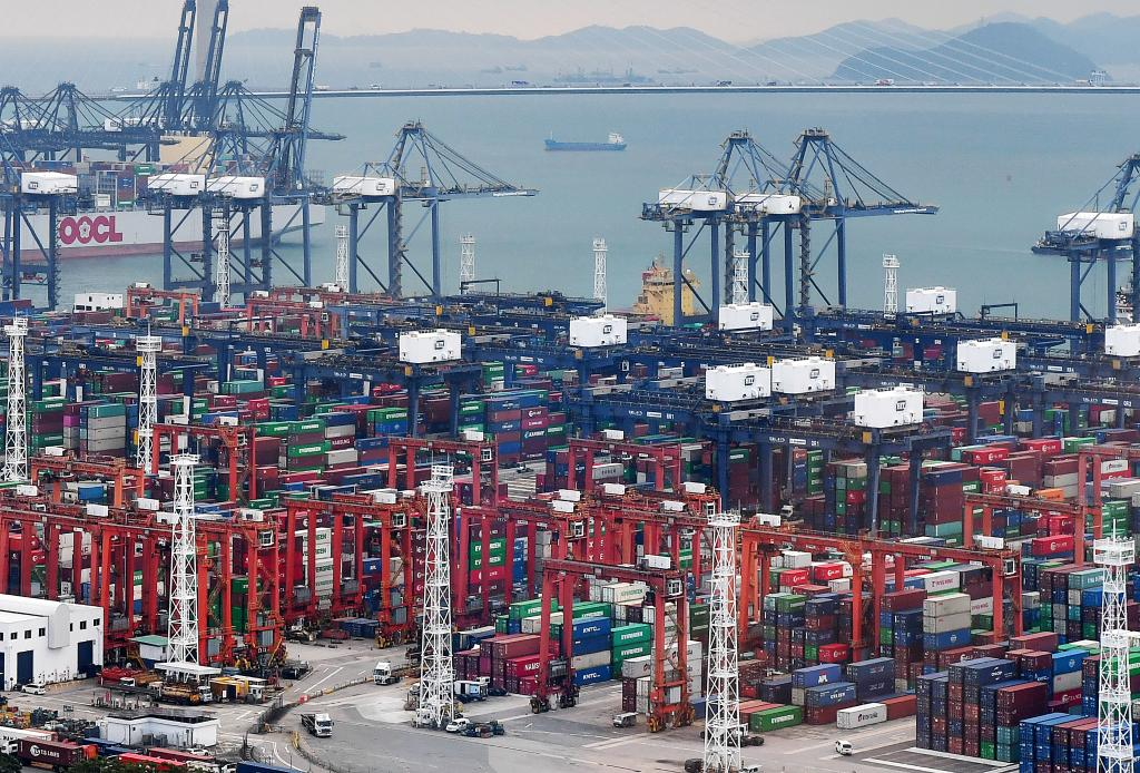 這是2023年10月12日拍攝的香港葵涌貨柜碼頭。新華社記者 陳鐸 攝