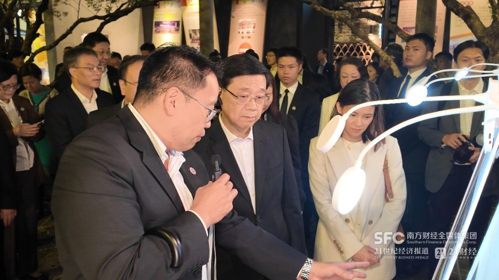 （香港特別行政區行政長官李家超了解嶺南天地發展。莊歡/攝）