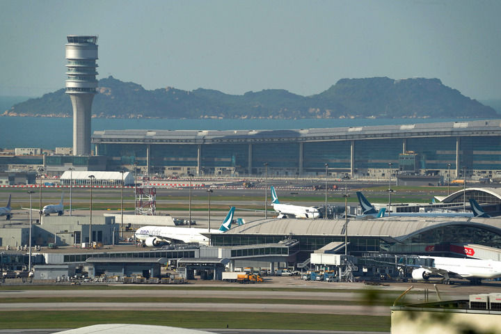 這是香港國際機場停機坪（2024年11月27日攝）。新華社發（龍鏡伊攝）