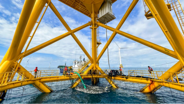 全球首臺導管架風機與網箱一體化智能裝備——“明漁一號”。