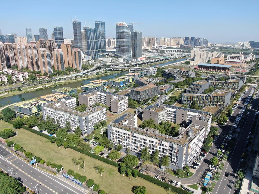  這是11月26日拍攝的橫琴澳門青年創業谷（無人機照片）。新華社記者 鄧華 攝