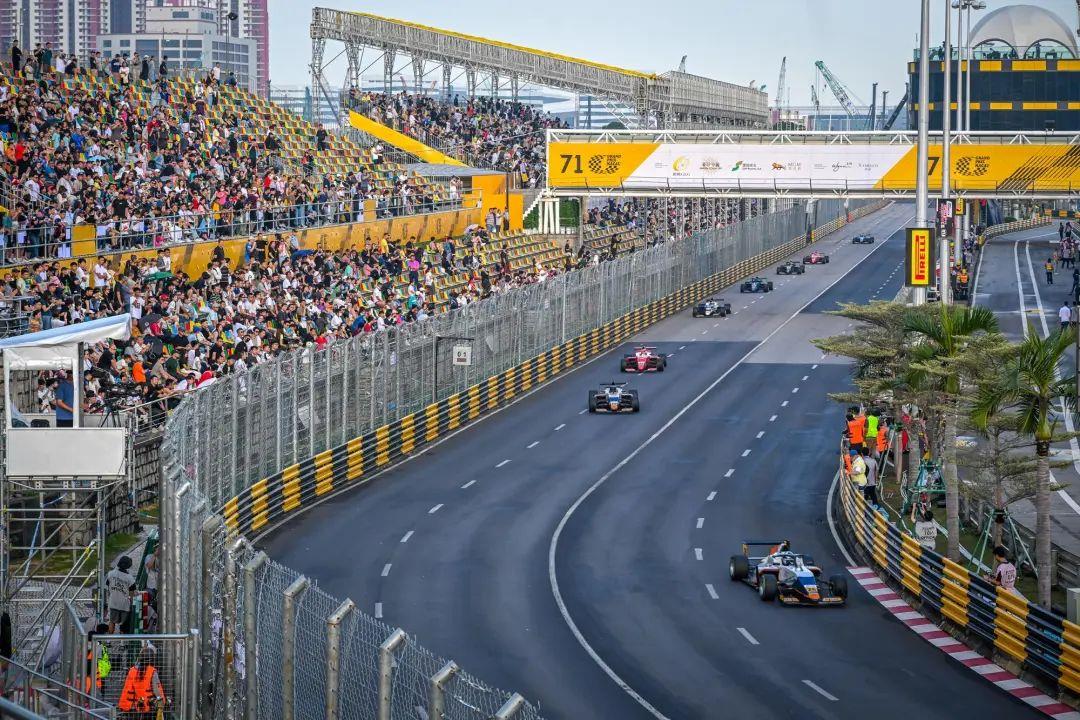 △2024年11月17日，為期4天的第71屆澳門格蘭披治大賽車，圓滿落下帷幕。據統計，今年的賽事共吸引了逾10萬名觀眾進場觀賽，氣氛熱烈。
