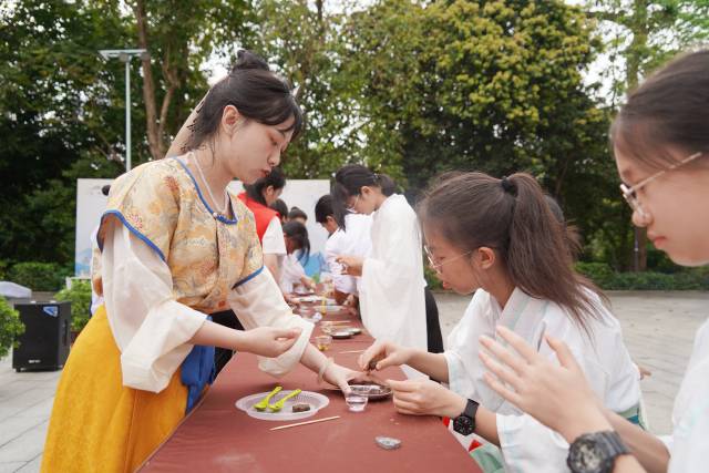 廣東羅浮山景區憑借“文旅融合新畫卷：非遺點亮羅浮之旅”的“文旅+非遺”模式，成功入選風景名勝區文旅融合典型案例