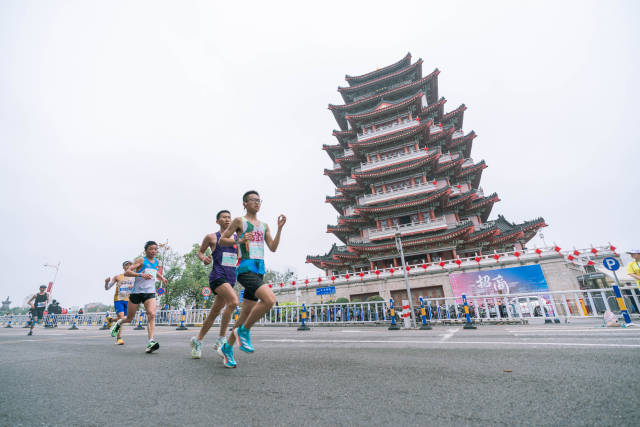 惠州馬拉松 南方+ 王昌輝 梁維春 拍攝