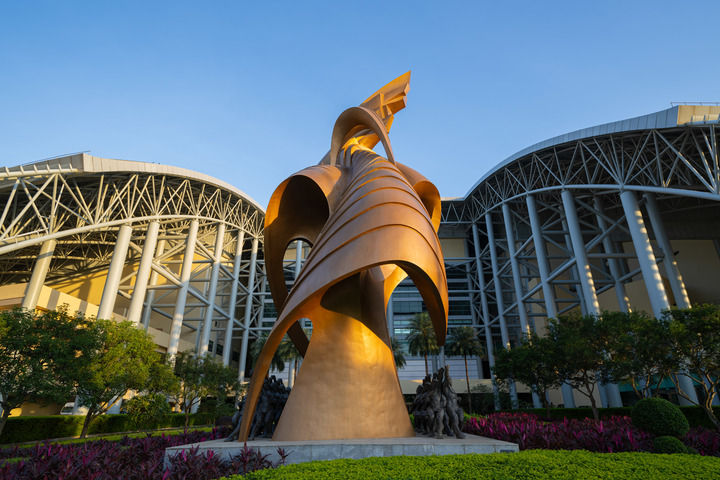 這是2024年12月2日拍攝的東亞運動會體育館外景。新華社發（張金加 攝）