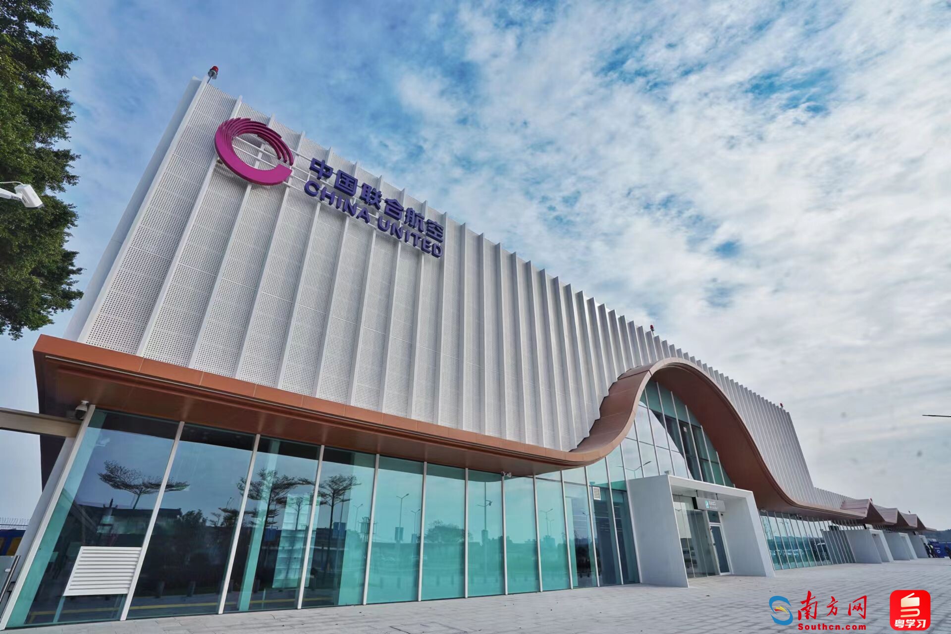 佛山機場新航站樓正式啟用 