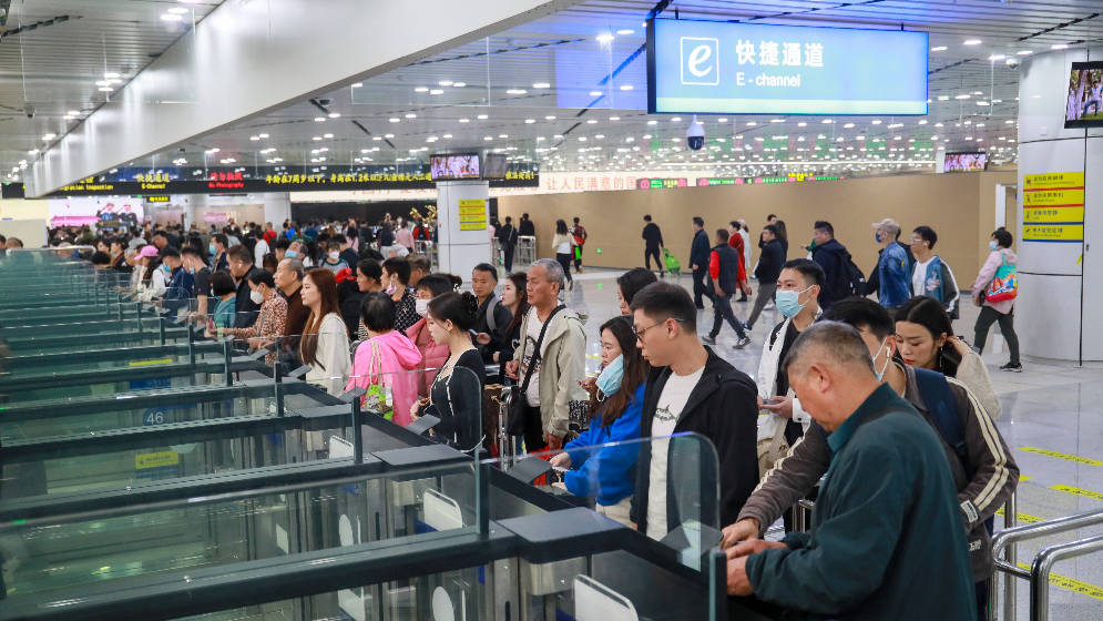 拱北口岸單日通關客流創五年新高