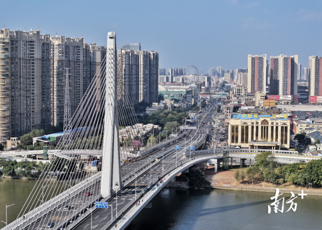 1月25日，廣佛大橋系統工程（一期）主線正式通車試運行。