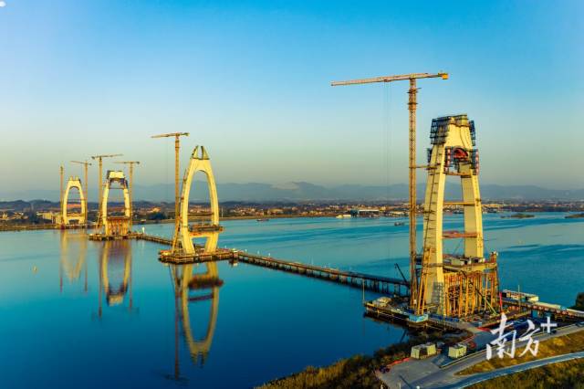 清花高速北江特大橋施工現場。