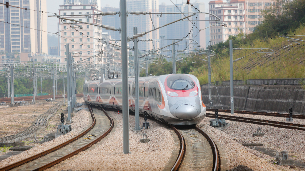 廣深港高鐵春運跨境客流近400萬人次 “軌道上的大灣區(qū)”正加速成型