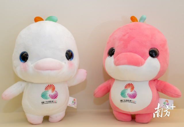 中山一家十五運會特許商品生產企業制作的吉祥物毛絨玩偶。南方+記者 姚志豪 攝