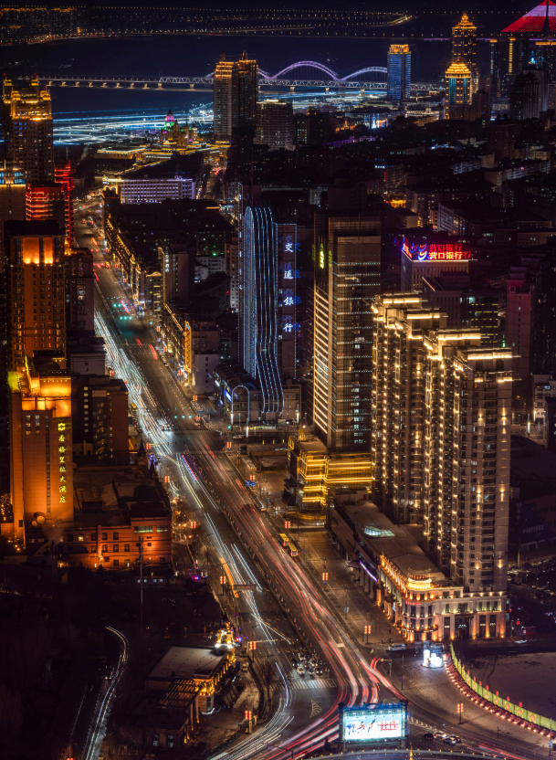 辦賽期間的哈爾濱夜景。新華社發