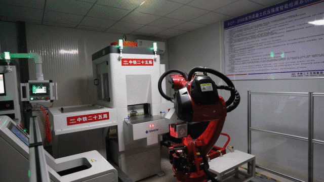 廣東各個重大項目工地建設(shè)不停歇，奮戰(zhàn)開門紅，機器人“工友”們也在多個工地上崗，助力大項目“加速跑”。