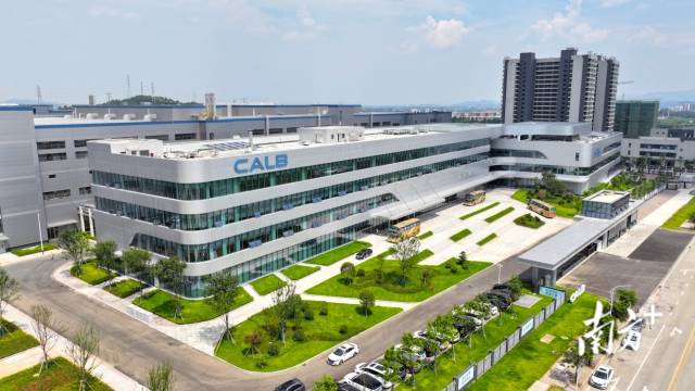 中創(chuàng)新航江門生產(chǎn)基地。 南方+ 楊興樂 攝