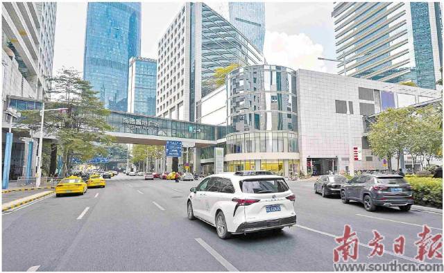 2月21日起，廣州首次將自動駕駛Robotaxi開進廣州市中心、機場和高鐵站。