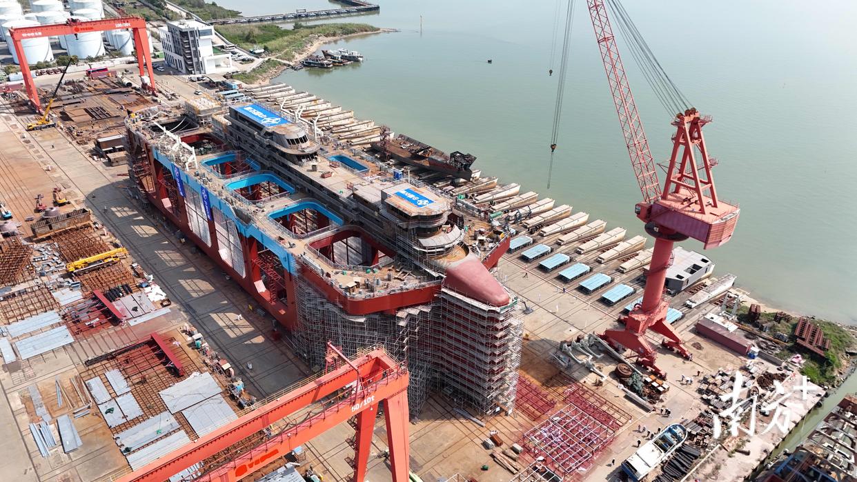 全球首艘水體自然交換型深遠(yuǎn)海養(yǎng)殖工船