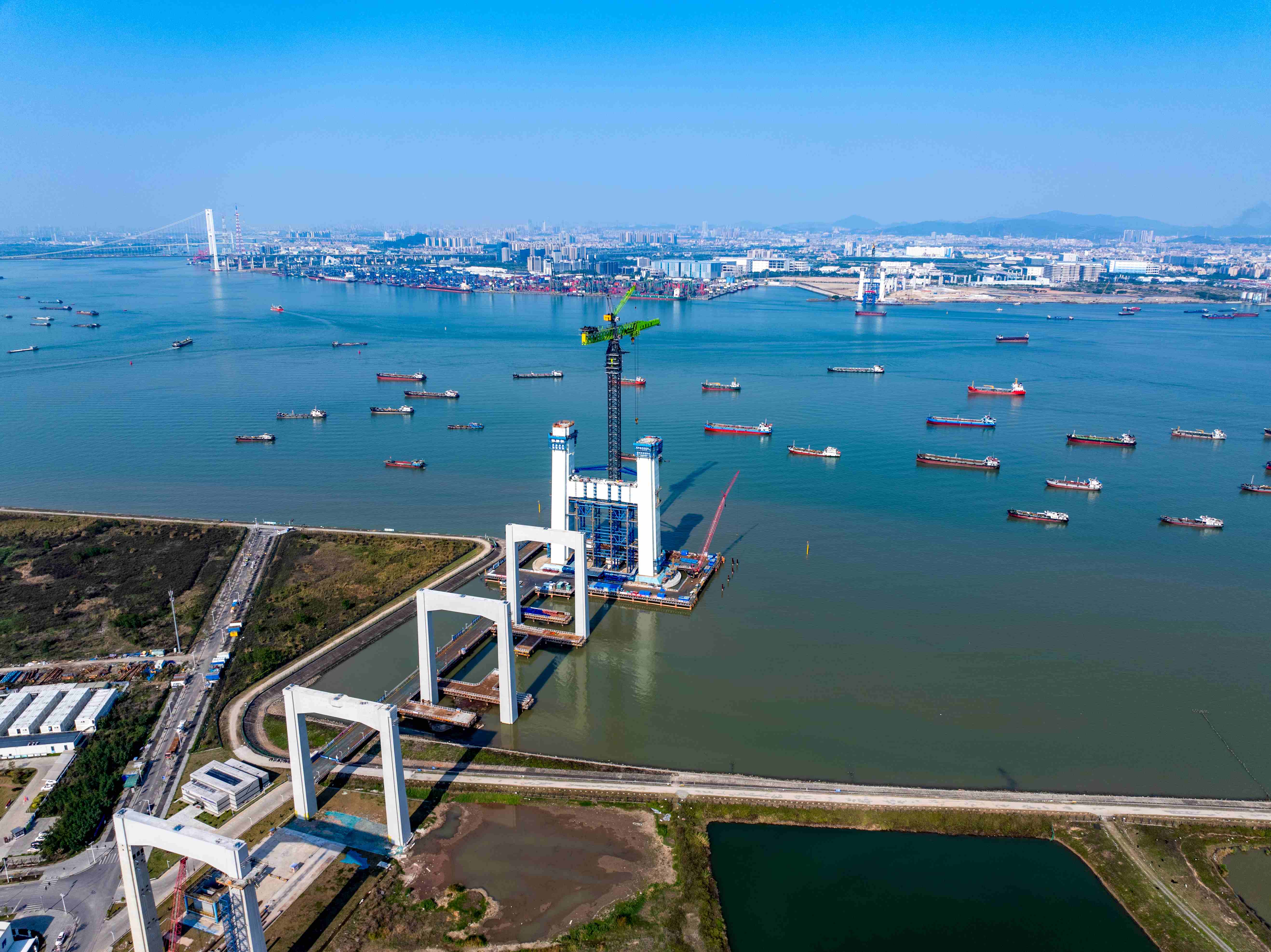 建設中的獅子洋通道。攝影：馮珠仔